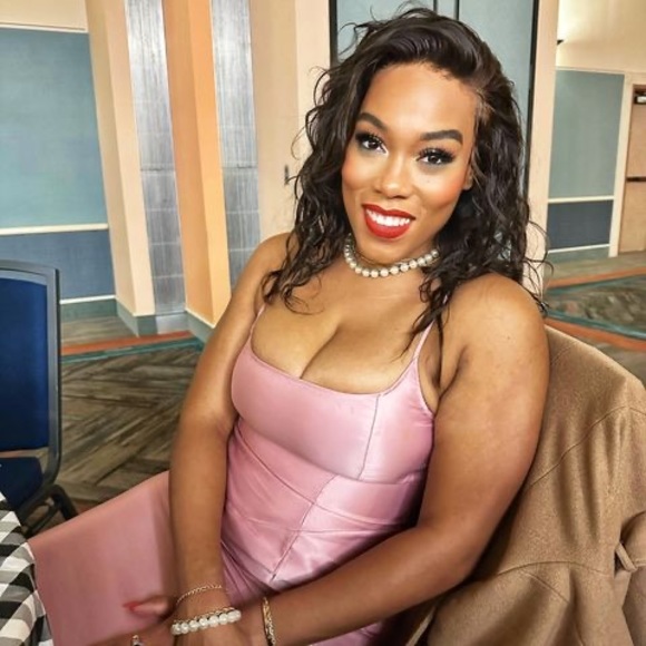 Meet your Posher, Sophia - Picture 1 of 1